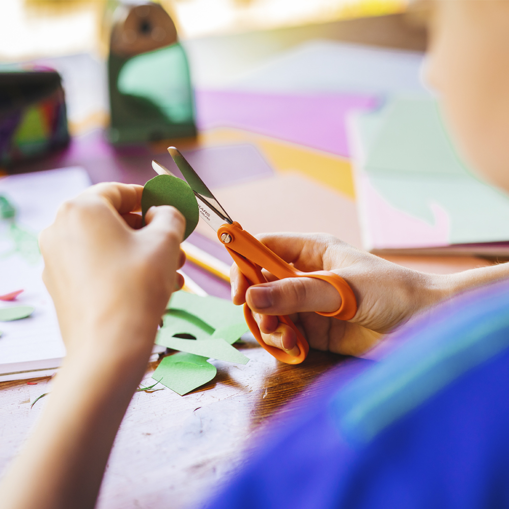 Fiskars First barnesaks 13 cm oransje