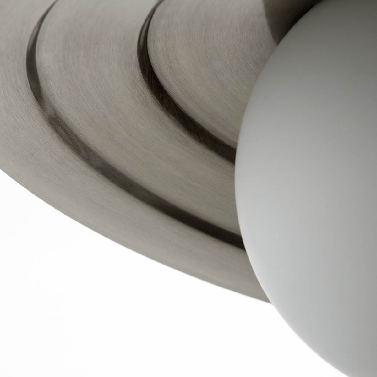 House Doctor Coin taklampa 35 cm borstad silverfinish/matt vit