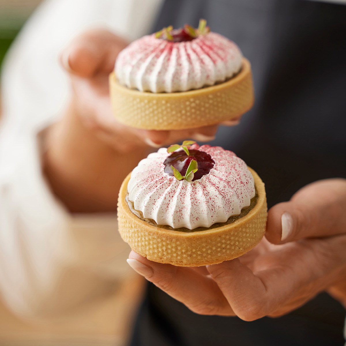 Blomsterberg Tertering med hull 8 cm stål