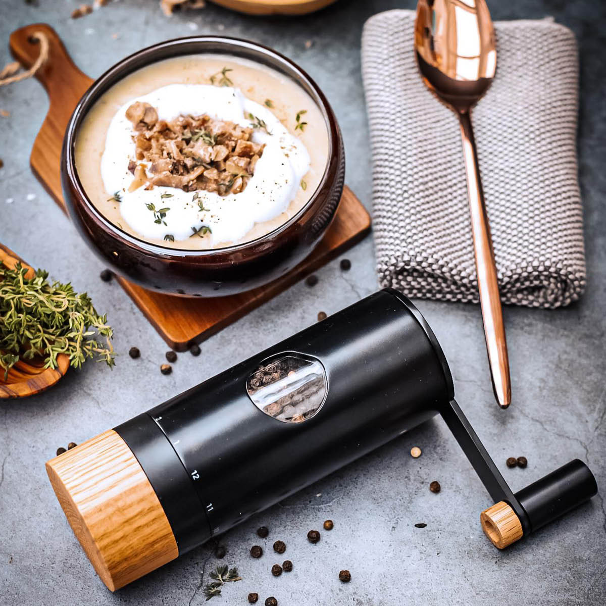 AdHoc Krydderkvern svart