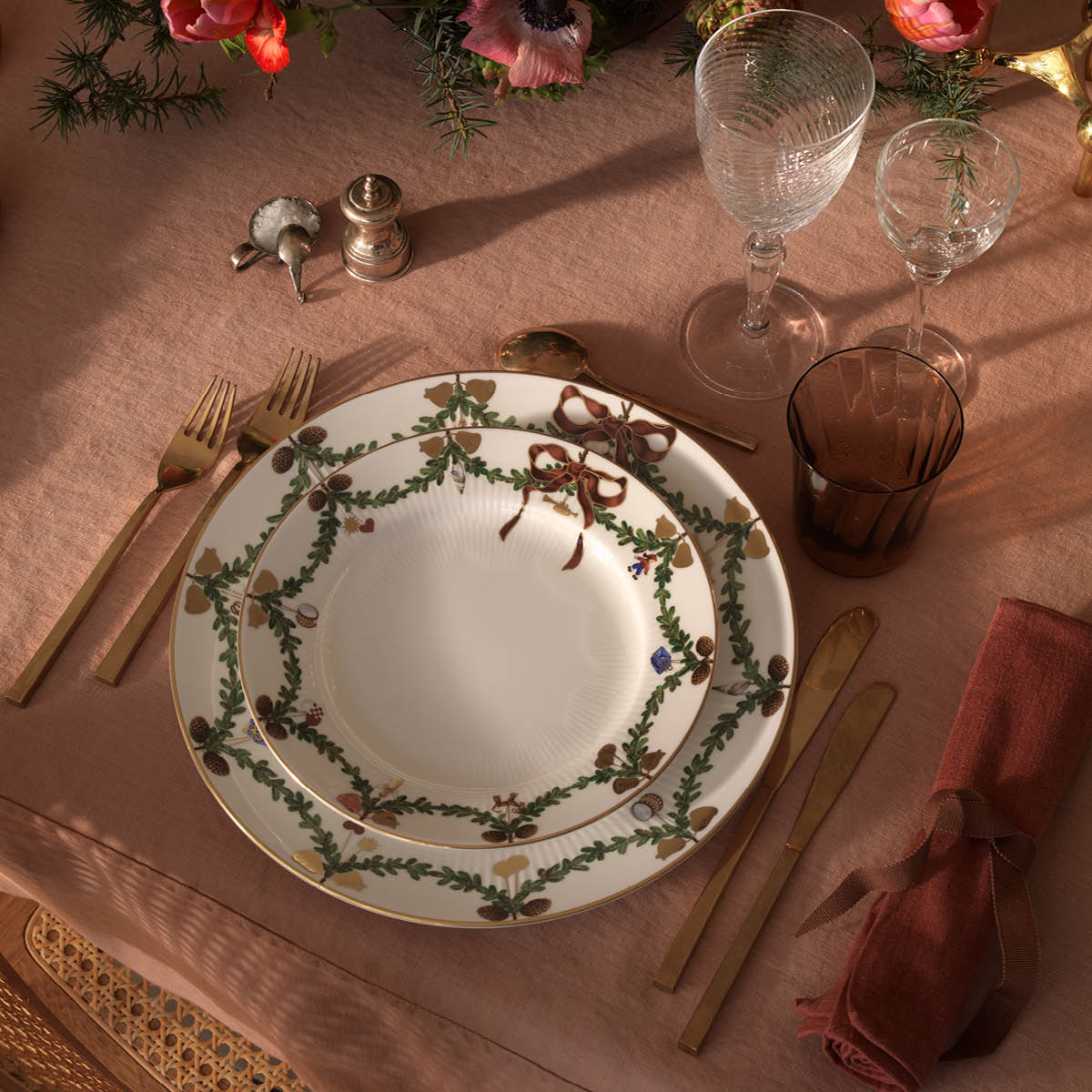 Royal Copenhagen Stjerne Riflet Jul tallerken 21 cm