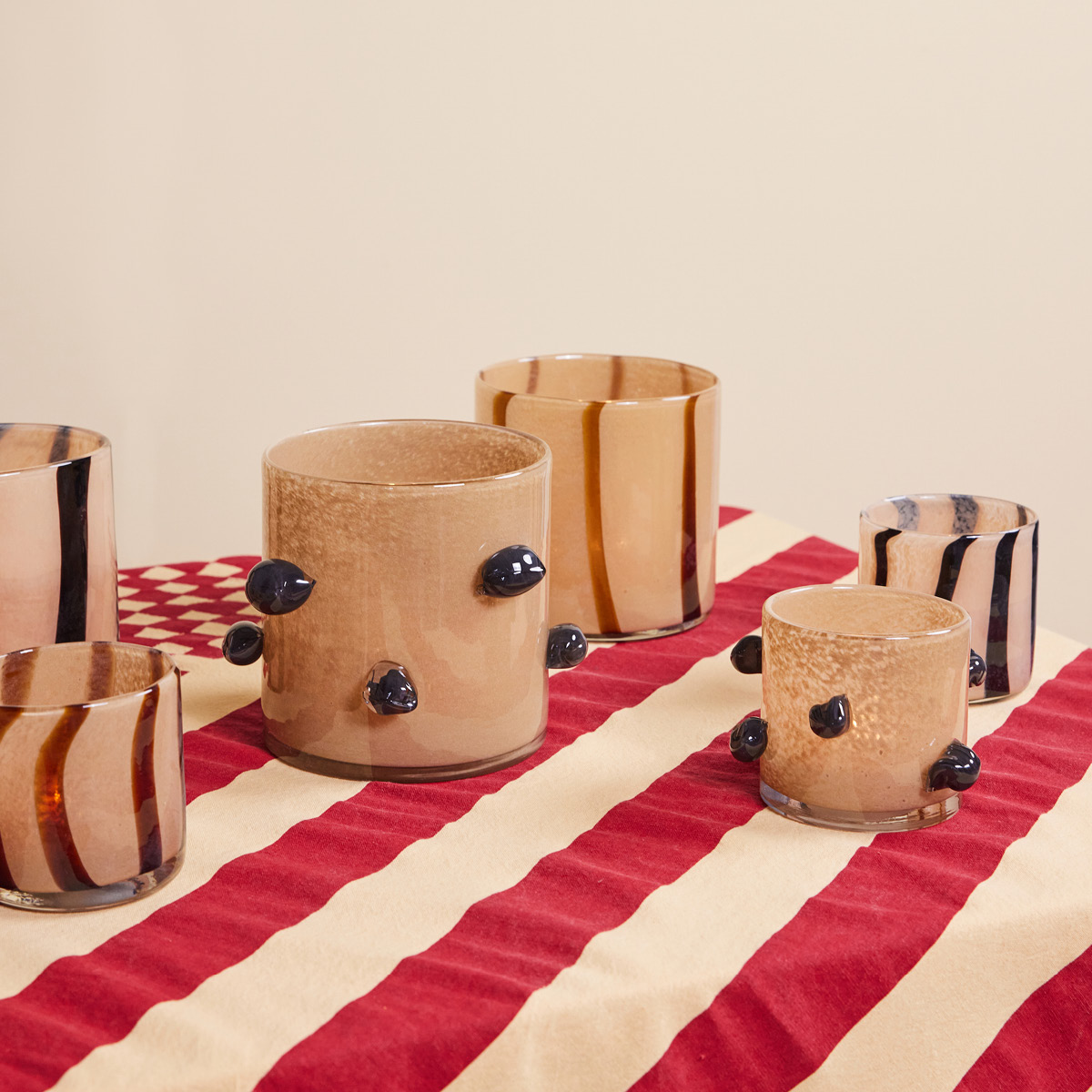 ByOn Arlo Kynttilälyhty 15x15 cm Beige/Musta