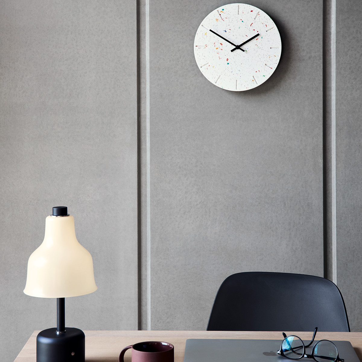 Hemverk RECY väggklocka 28 cm med svart visare