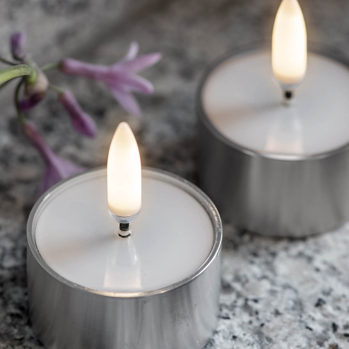 Uyuni Lighting Melted LED-värmeljus 4,1 cm 2-pack silver