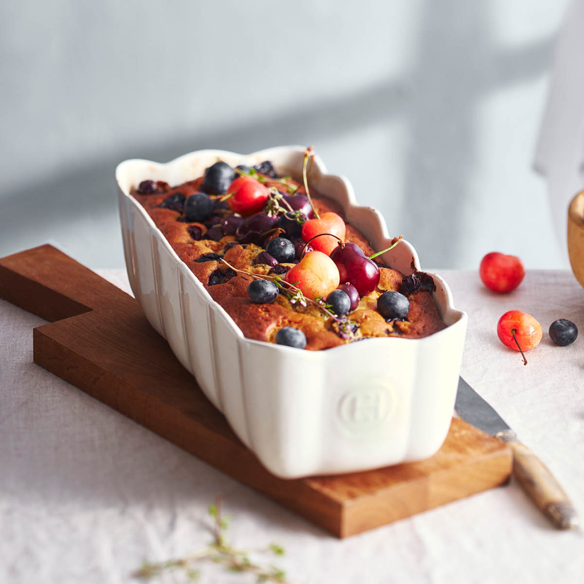 Emile Henry Madeleine Leipävuoka 29x9 cm 2 L Cream