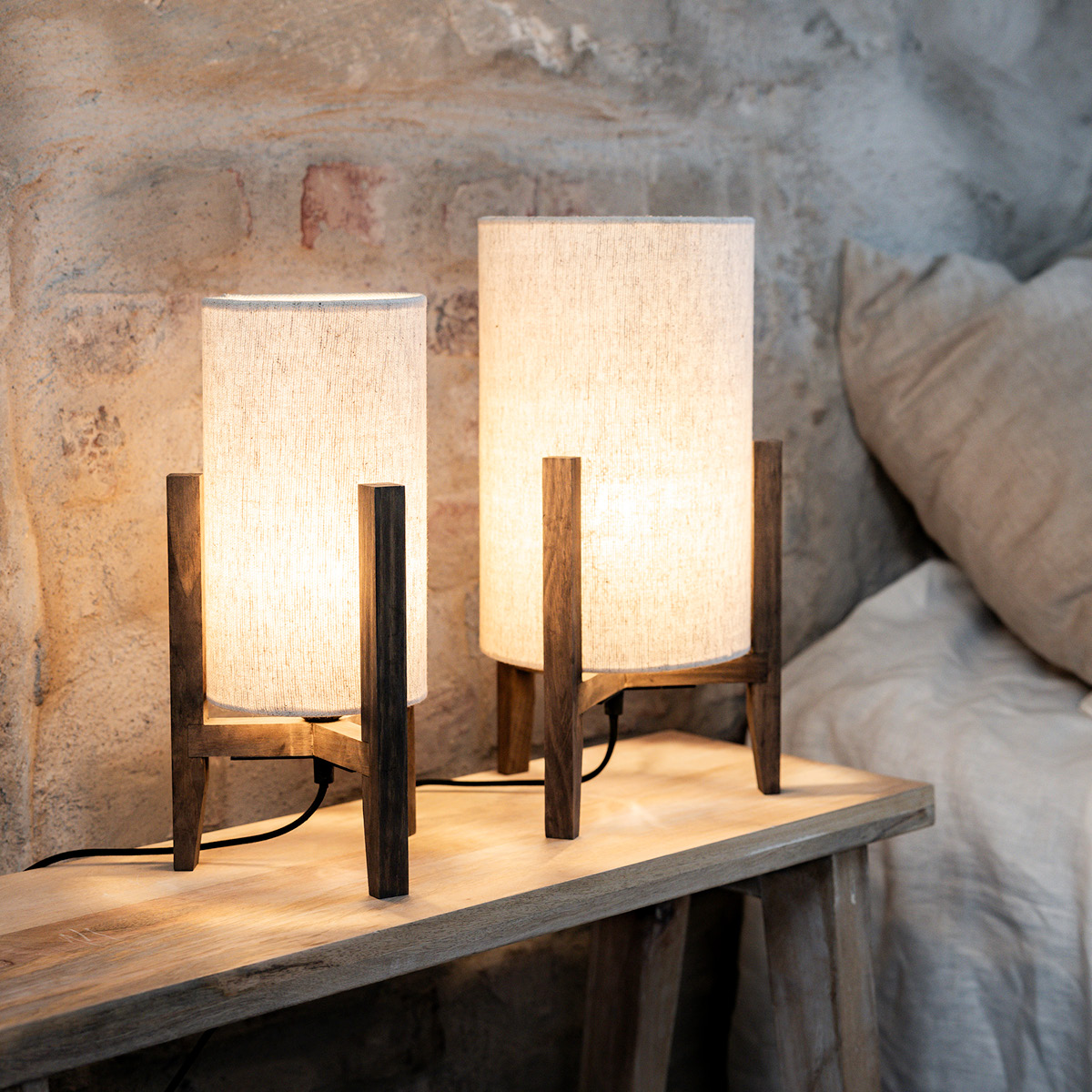 Markslöjd Eruca bordslampa 34 cm brunbetsad/beige textil