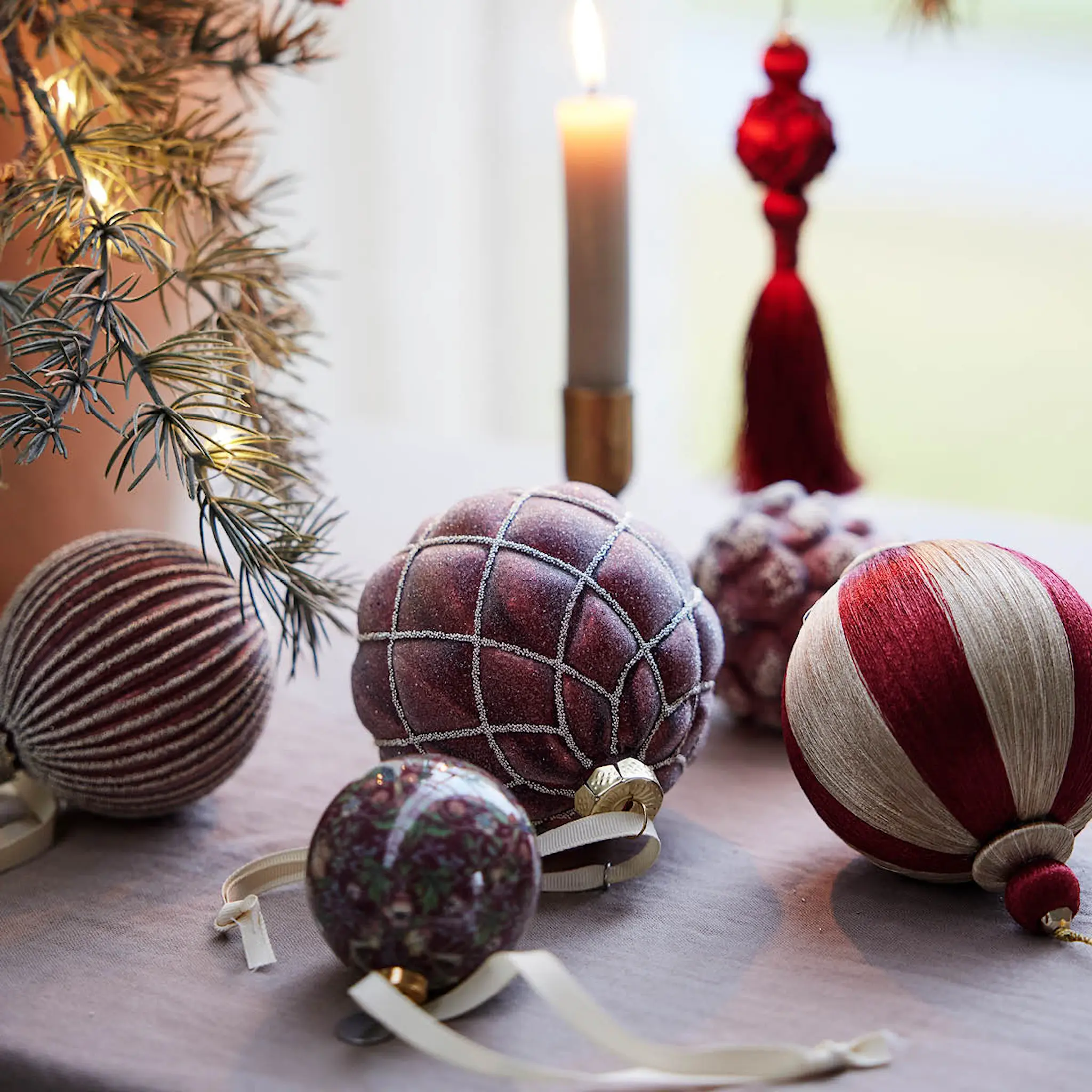 Lene Bjerre Norille julkula 10 cm mörkröd diamant