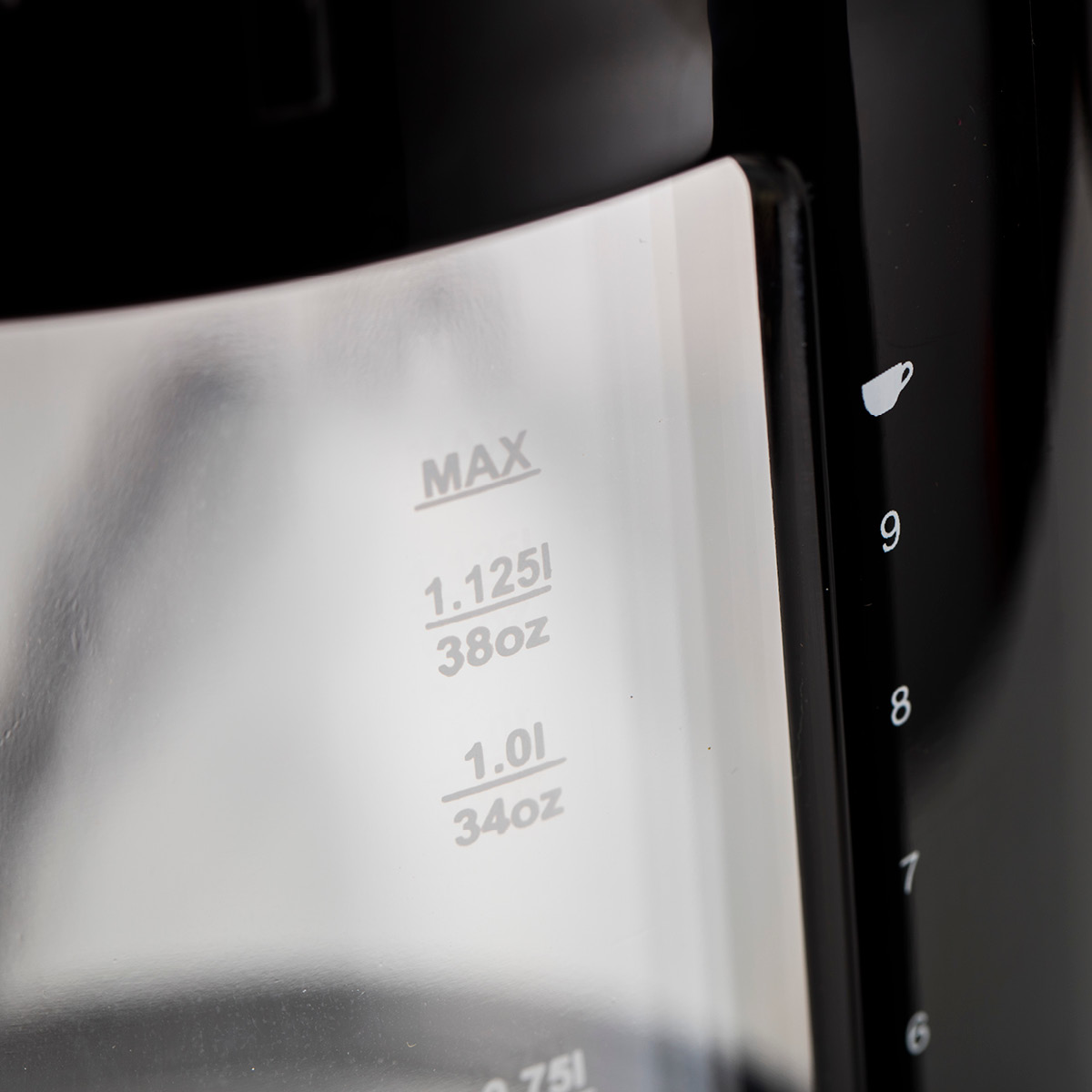 Bodum Bistro Vedenkeitin 1,1 L Musta