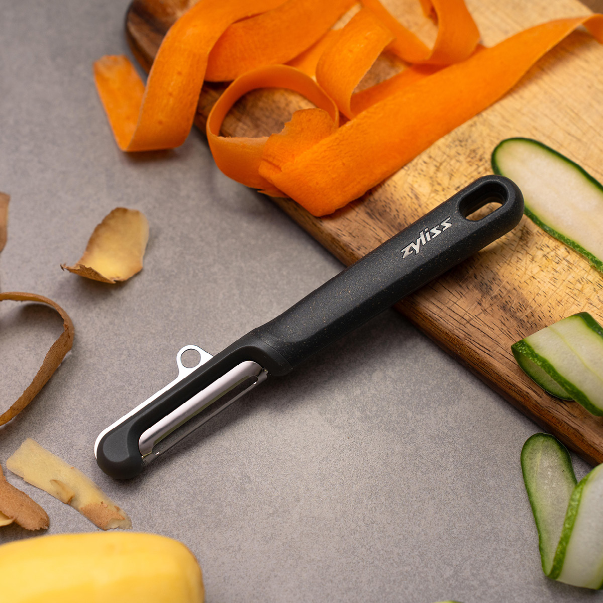 Zyliss Peelers pendelskalare grå