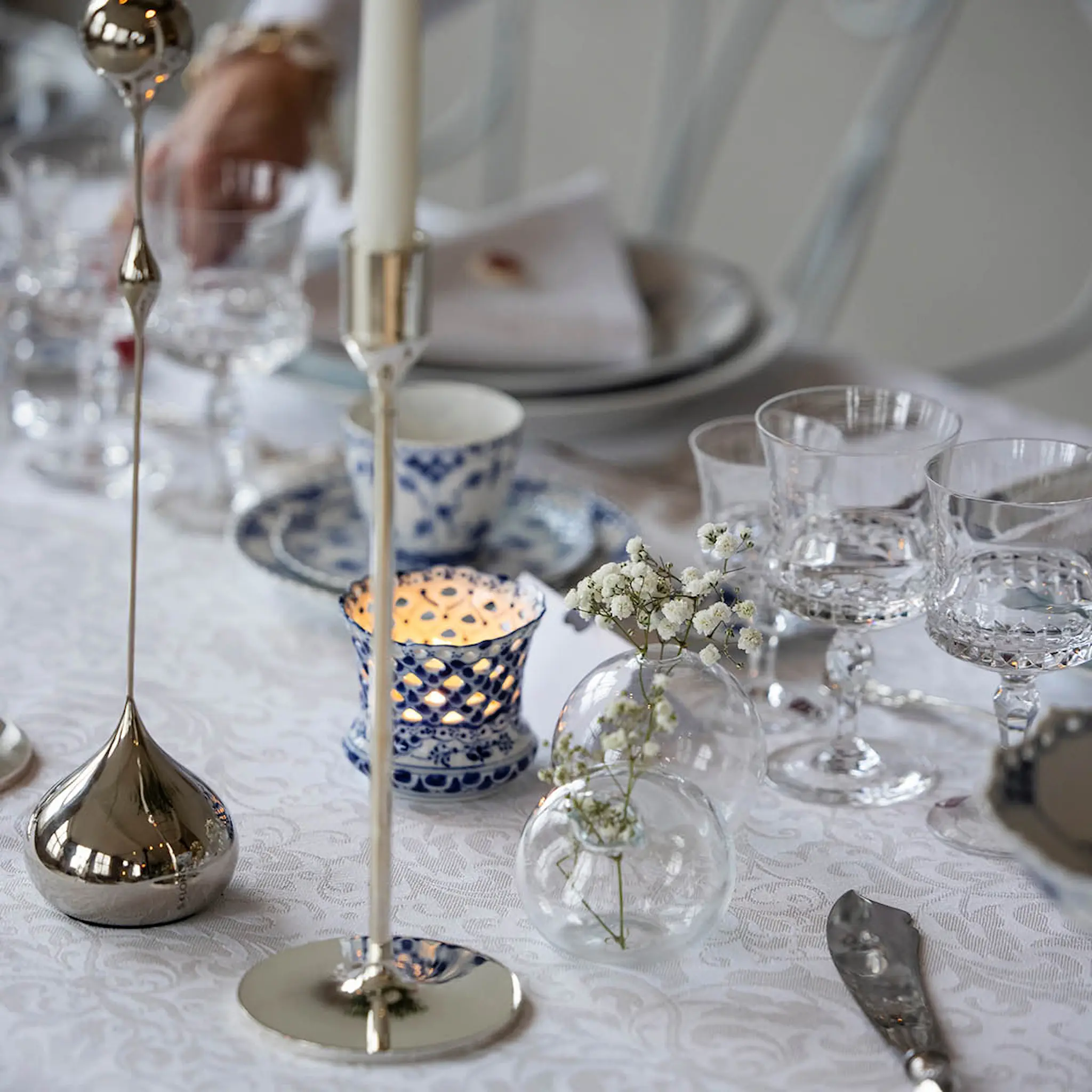 Ekelund Medaljong duk 150x150 cm ljusgrå