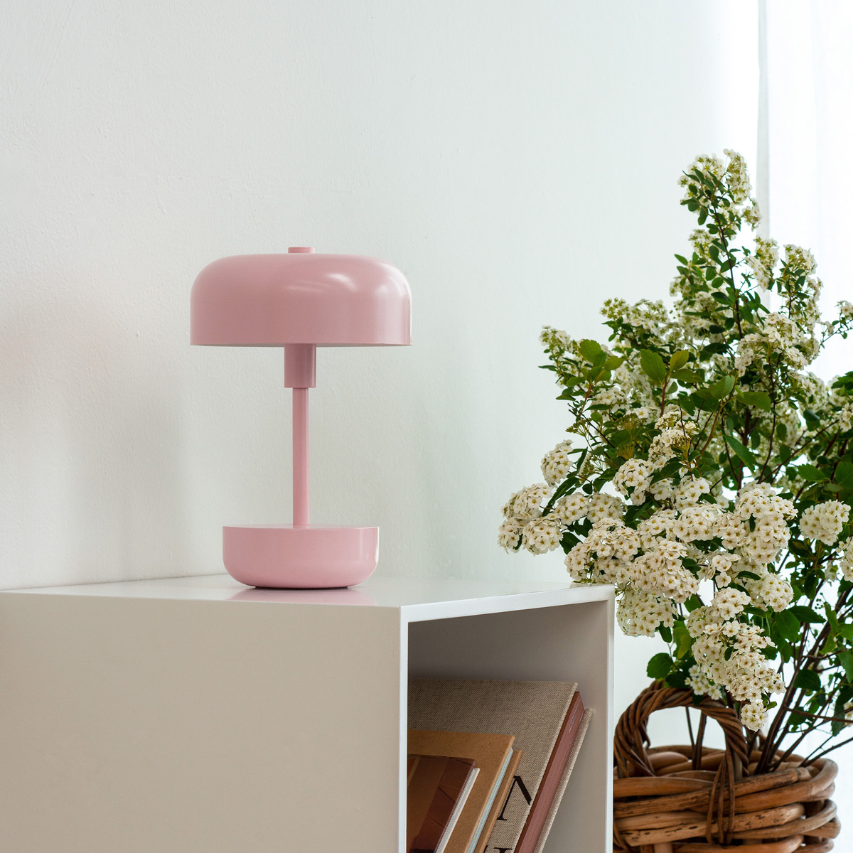 Dyberg Larsen Haipot portabel bordslampa 25,7 cm rosa