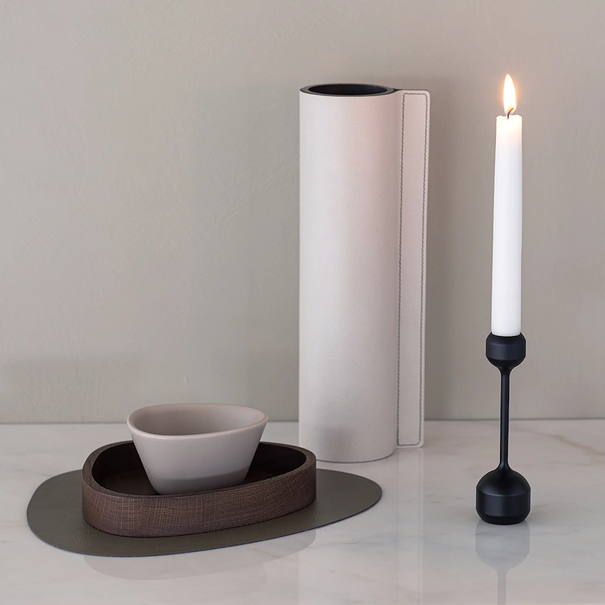 LIND DNA Silhouette Candleholder Silhouette 145 Candle Holder Svart
