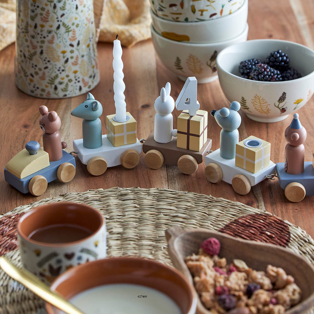 Bloomingville MINI Junaid födelsedagståg 38 cm blå/brun