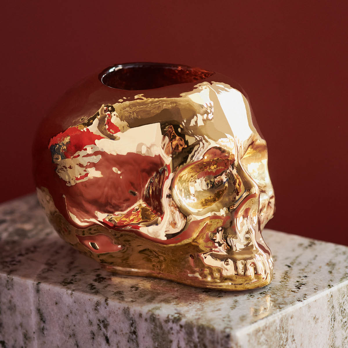Kosta Boda Still Life Skull Kynttilälyhty 8,5 cm Kulta