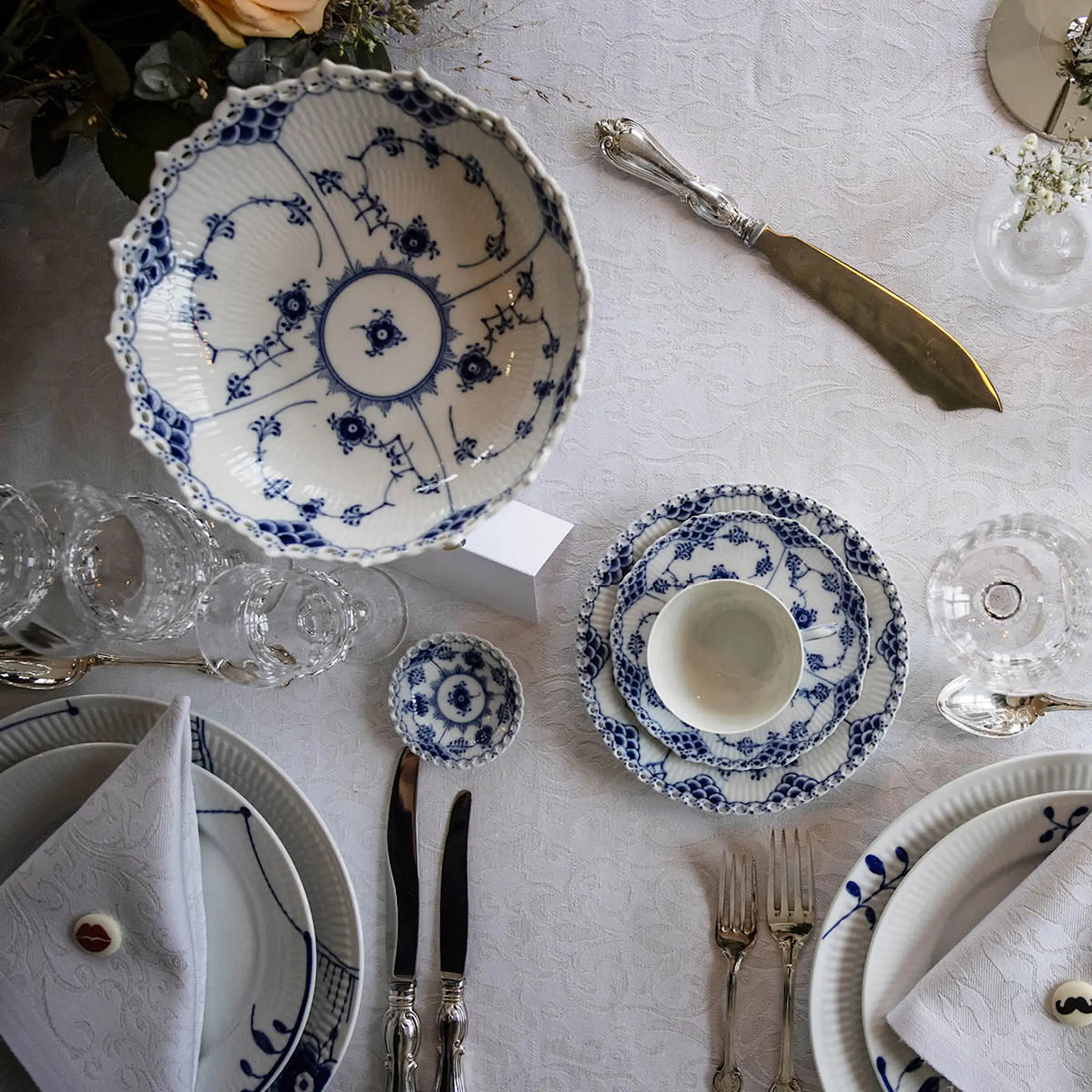 Ekelund Medaljong duk 150x250 cm ljusgrå