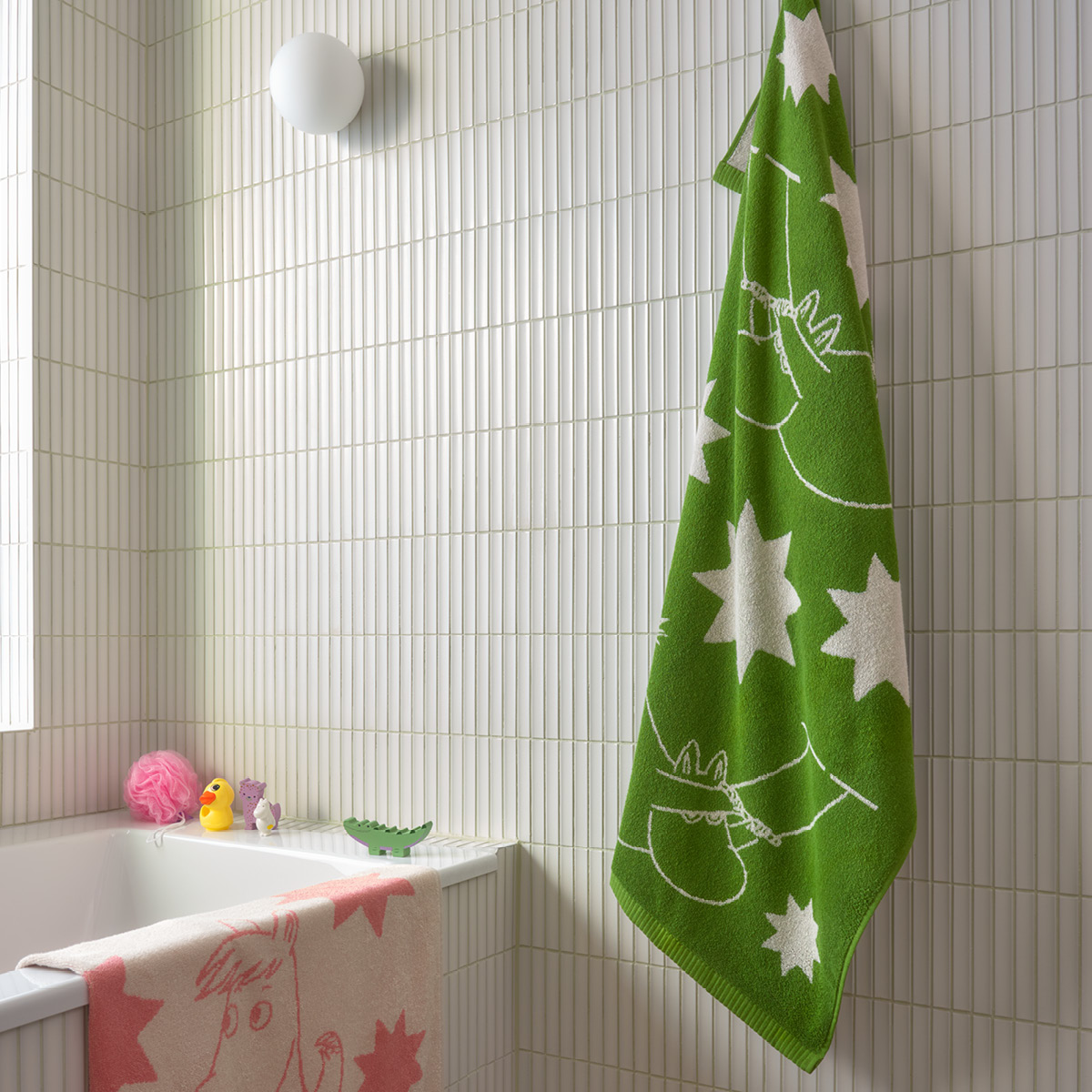 Moomin Arabia Mummi badehåndkle 70x140 cm stjerner grønn