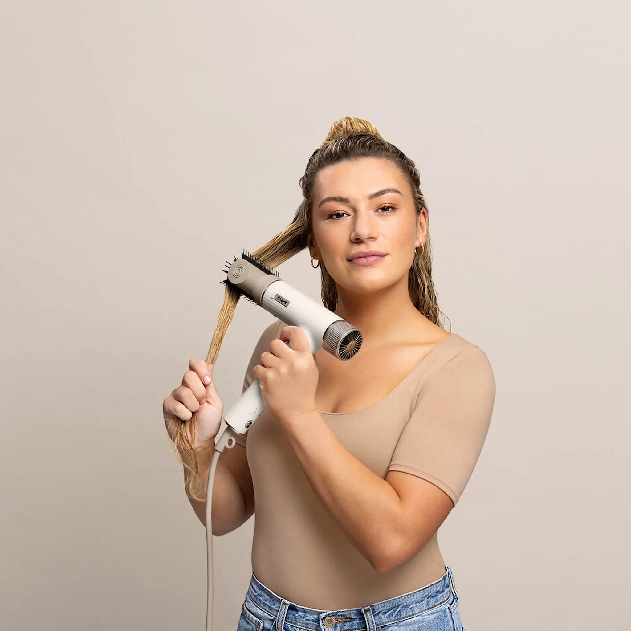 Shark Beauty SpeedStyle 5-i-1 RapidGloss Finisher & hårfön HD352EU white