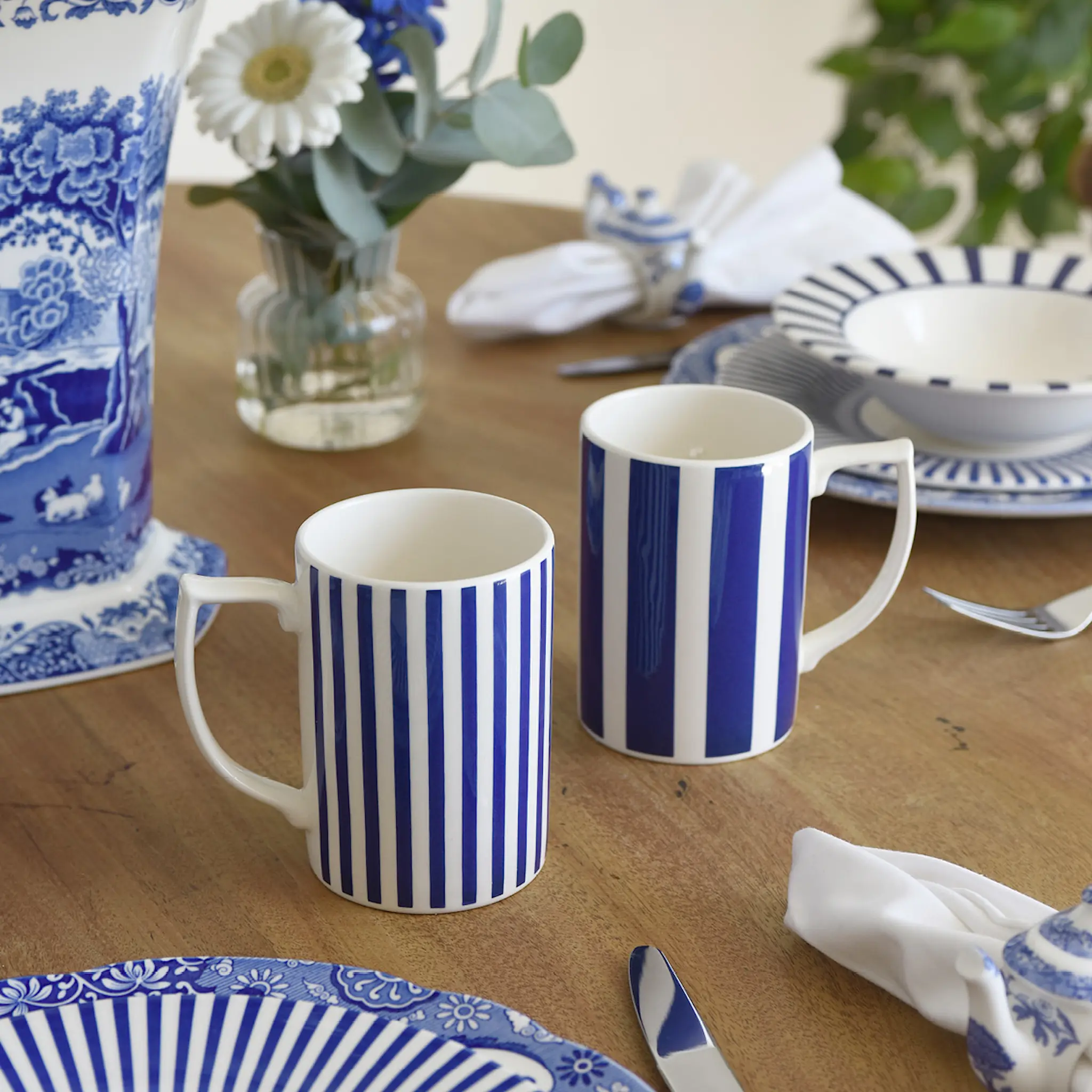 Spode Steccato mugg smalrandig 36 cl koboltblå