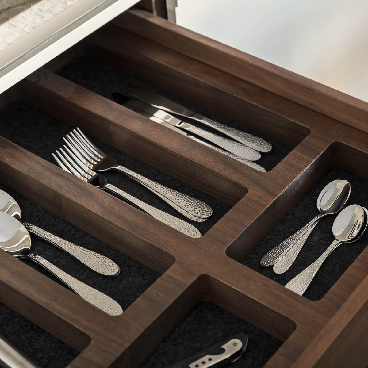 Vargen & Thor Frost Aterimet 16 osaa Teräs