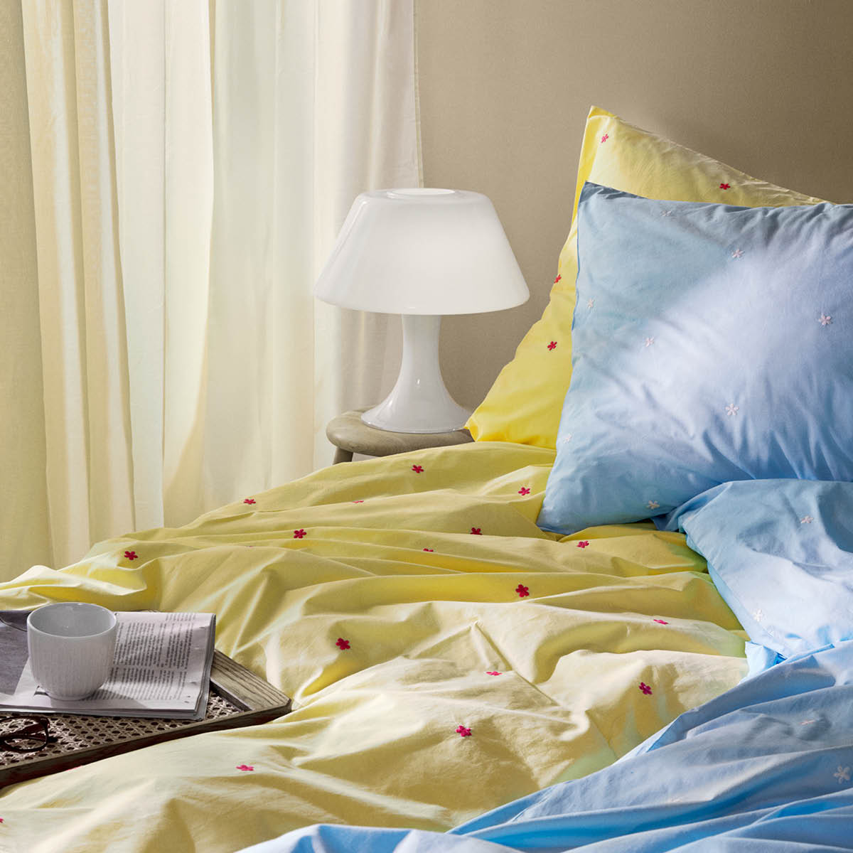 Juna Daisy påslakanset 220x220 cm gul