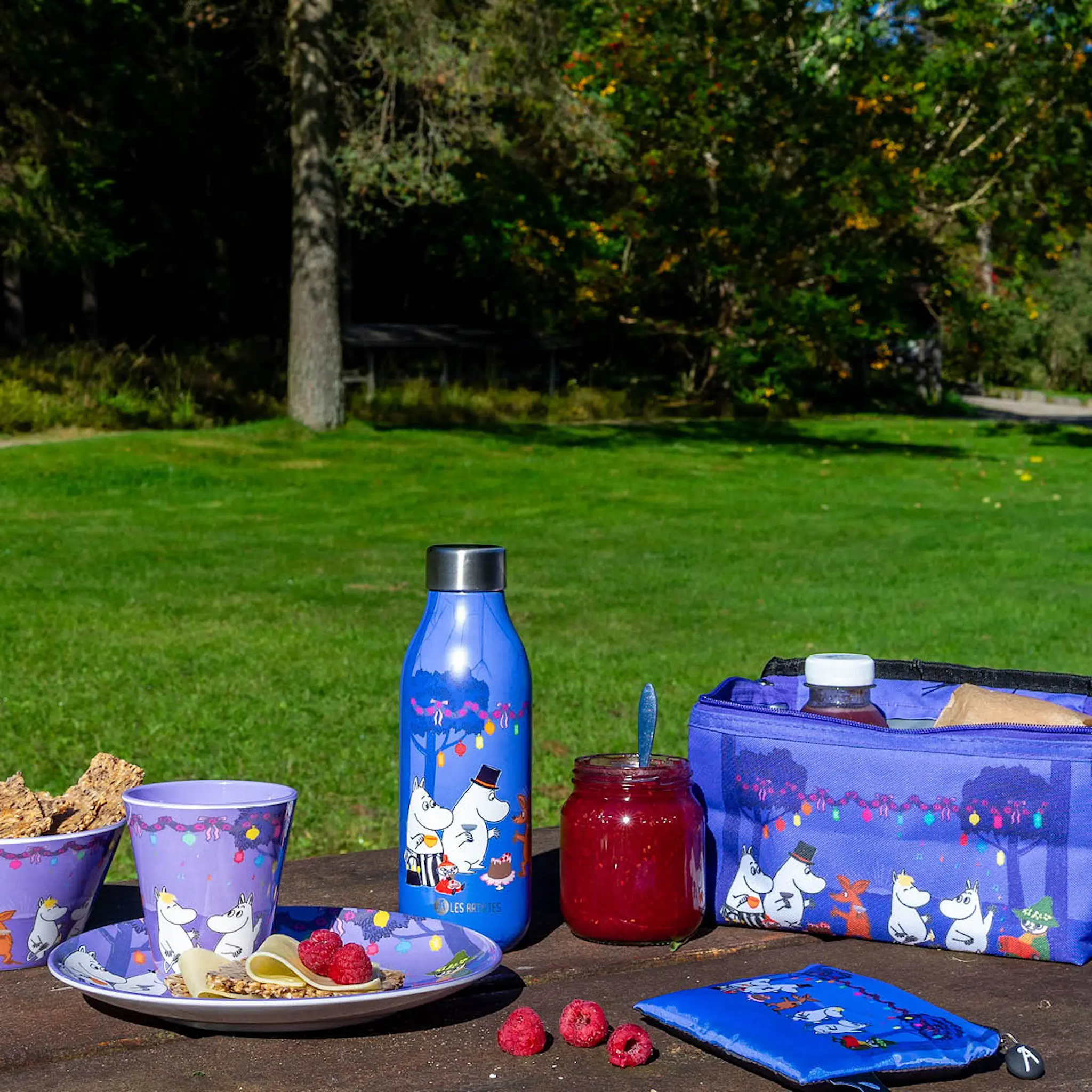 Les Artistes Bottle Up Muumi Termospullo 0,5 L Moomin celebrating