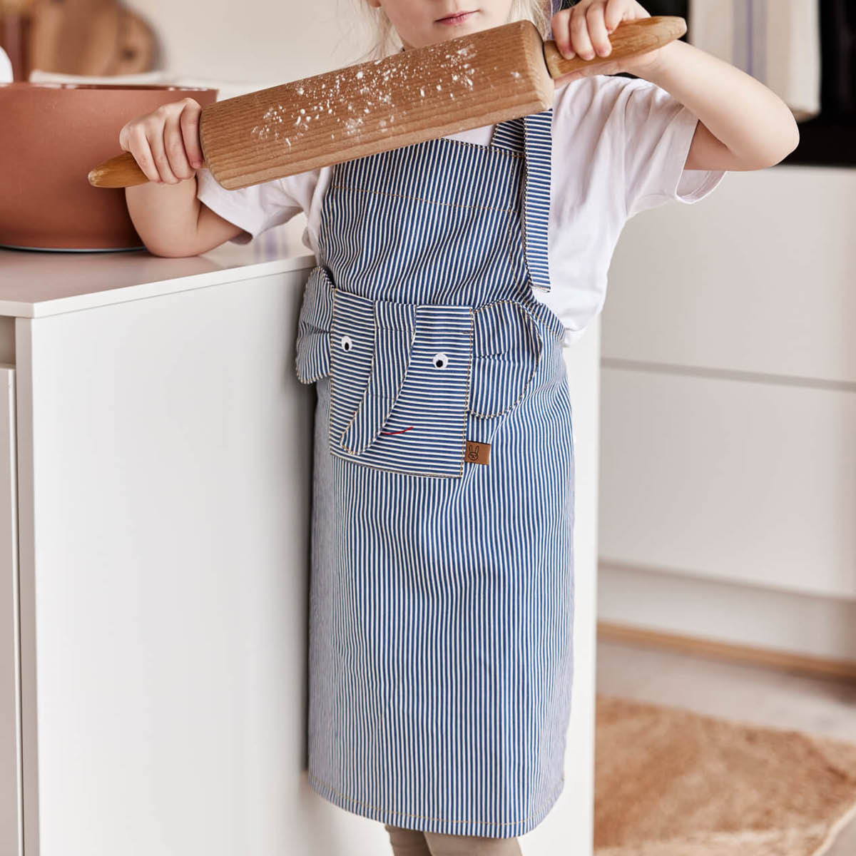 OYOY Striped Denim Elefant barnförkläde 56x44 cm blå
