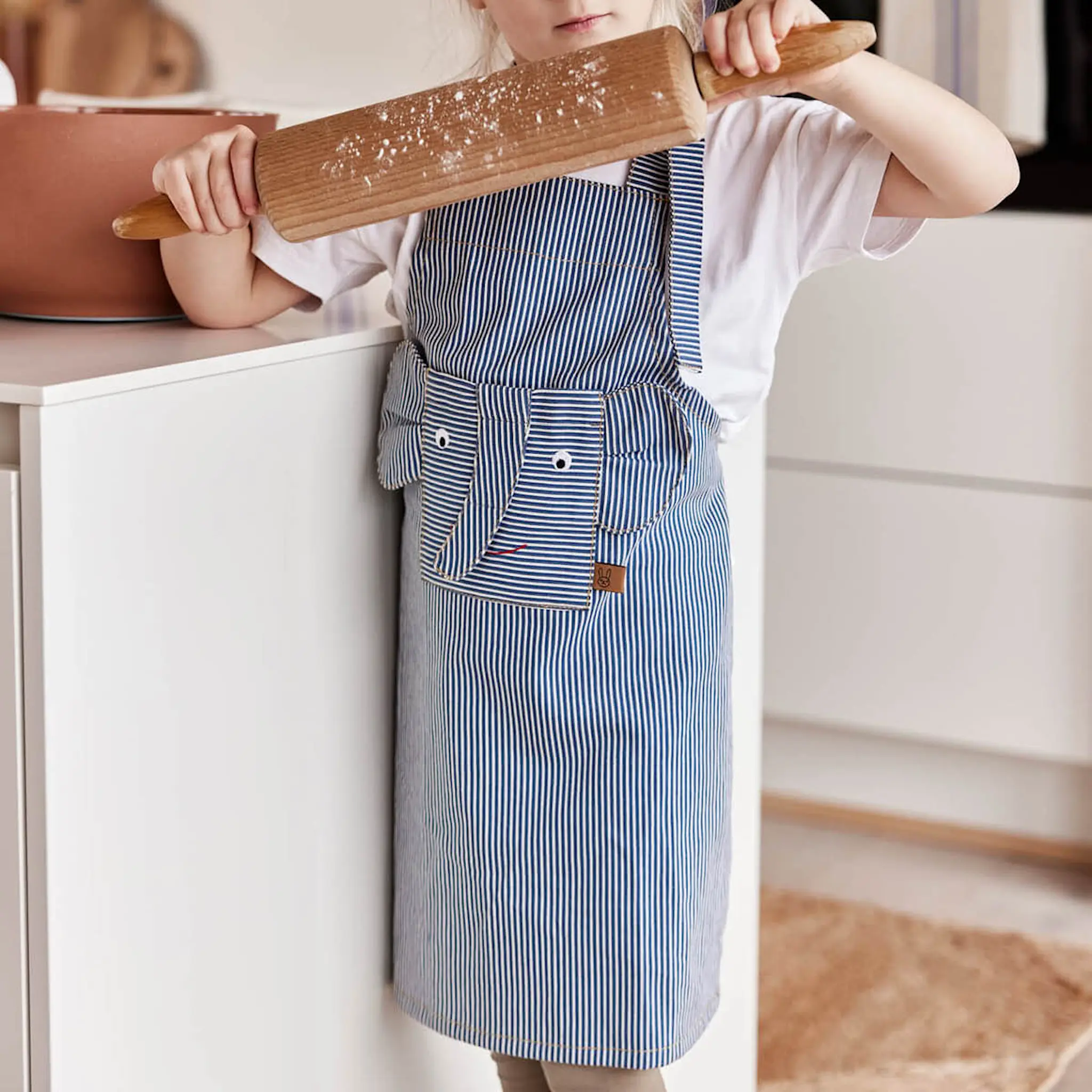 OYOY Striped Denim Elefant barnförkläde 56x44 cm blå