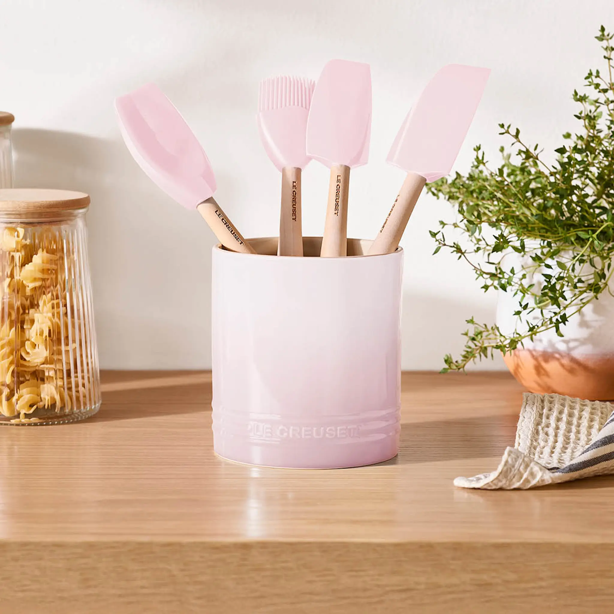 Le Creuset Signature aterin- ja keittiövälinepurkki 1,1 L shell pink