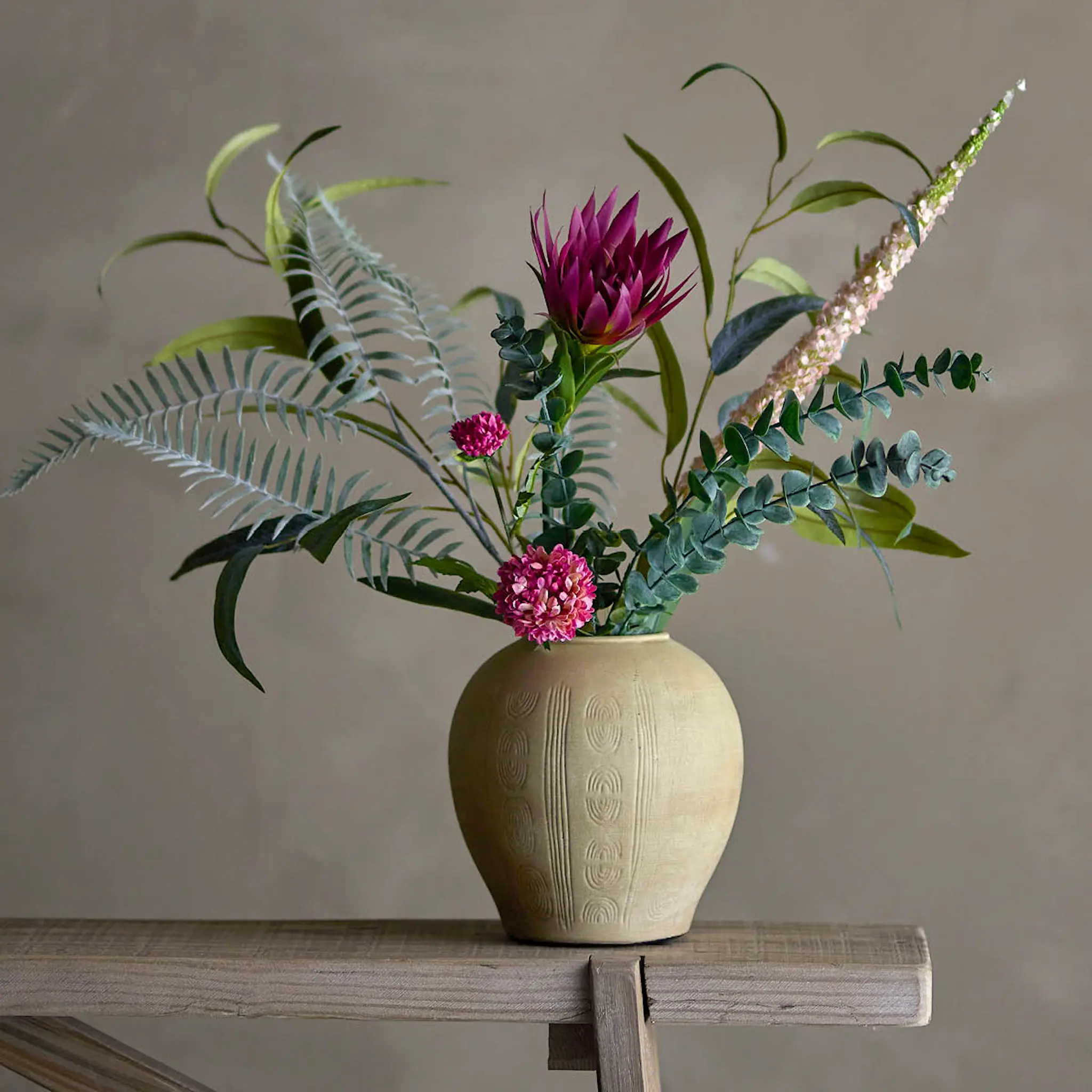 Bloomingville Crown bukett konstgjord 30x80 cm röda blommor