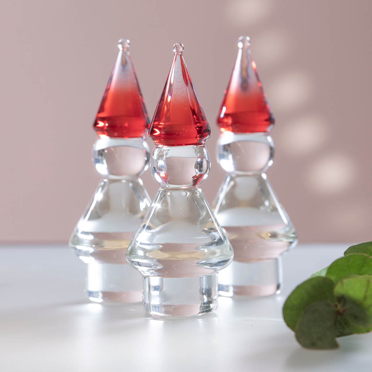 Magnor Husnisse tomte röd luva 13,6 cm klar