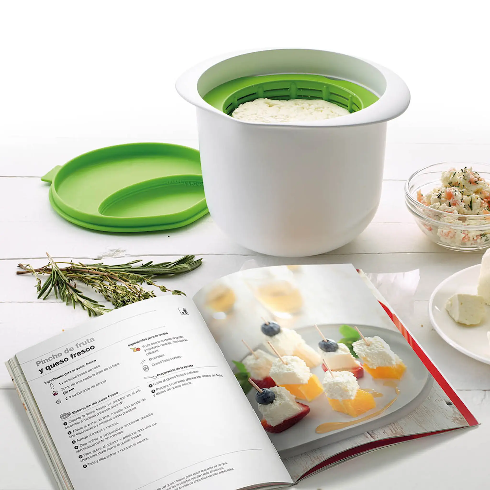 Lékué Cheese Maker Kit för färskost inkl. bok "My Fresh Cheese"