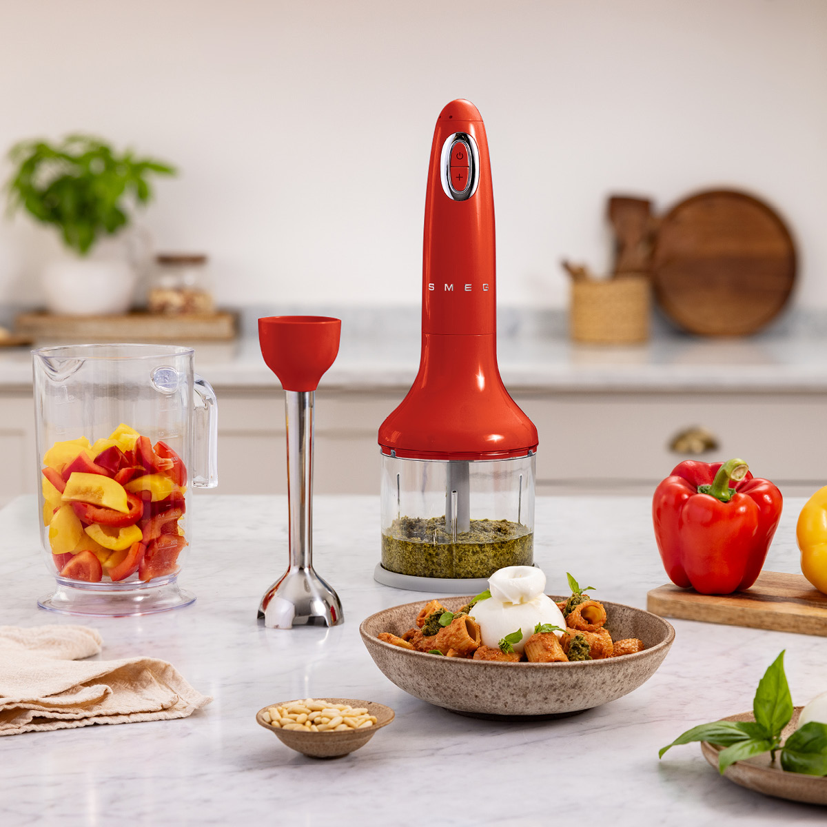 Smeg Smeg stavmixer med tillbehör HBF03 röd