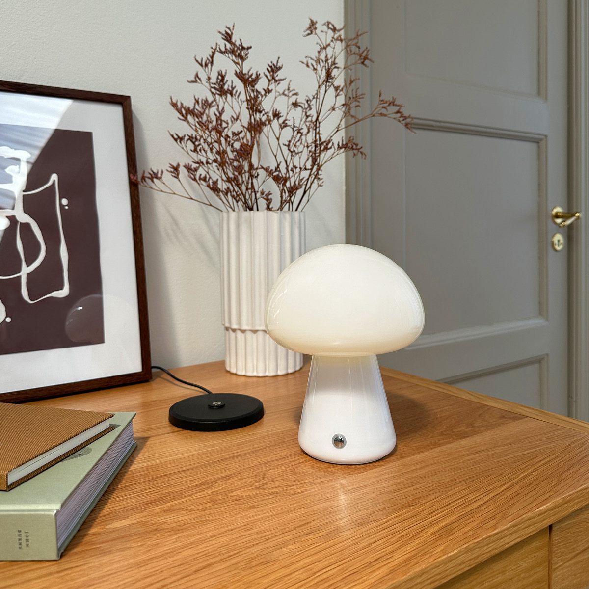 Dyberg Larsen Morkel portabel bordslampa 21 cm vit