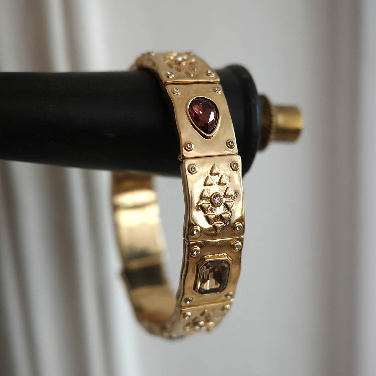 A&C Oslo AS Bohemia elastiskt armband 19 cm guld/brun