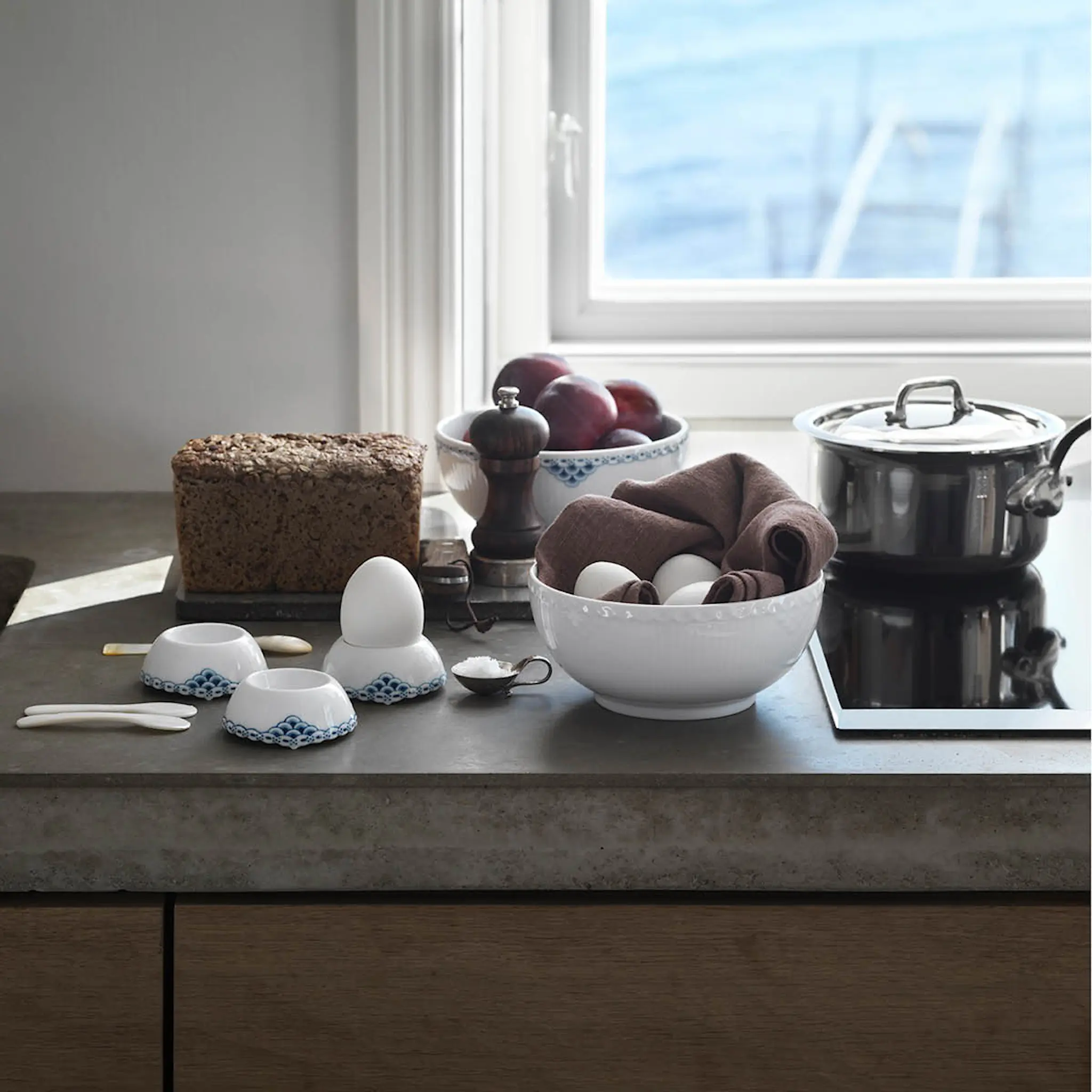 Royal Copenhagen White Fluted Modern Half Lace Kulho 18 cm