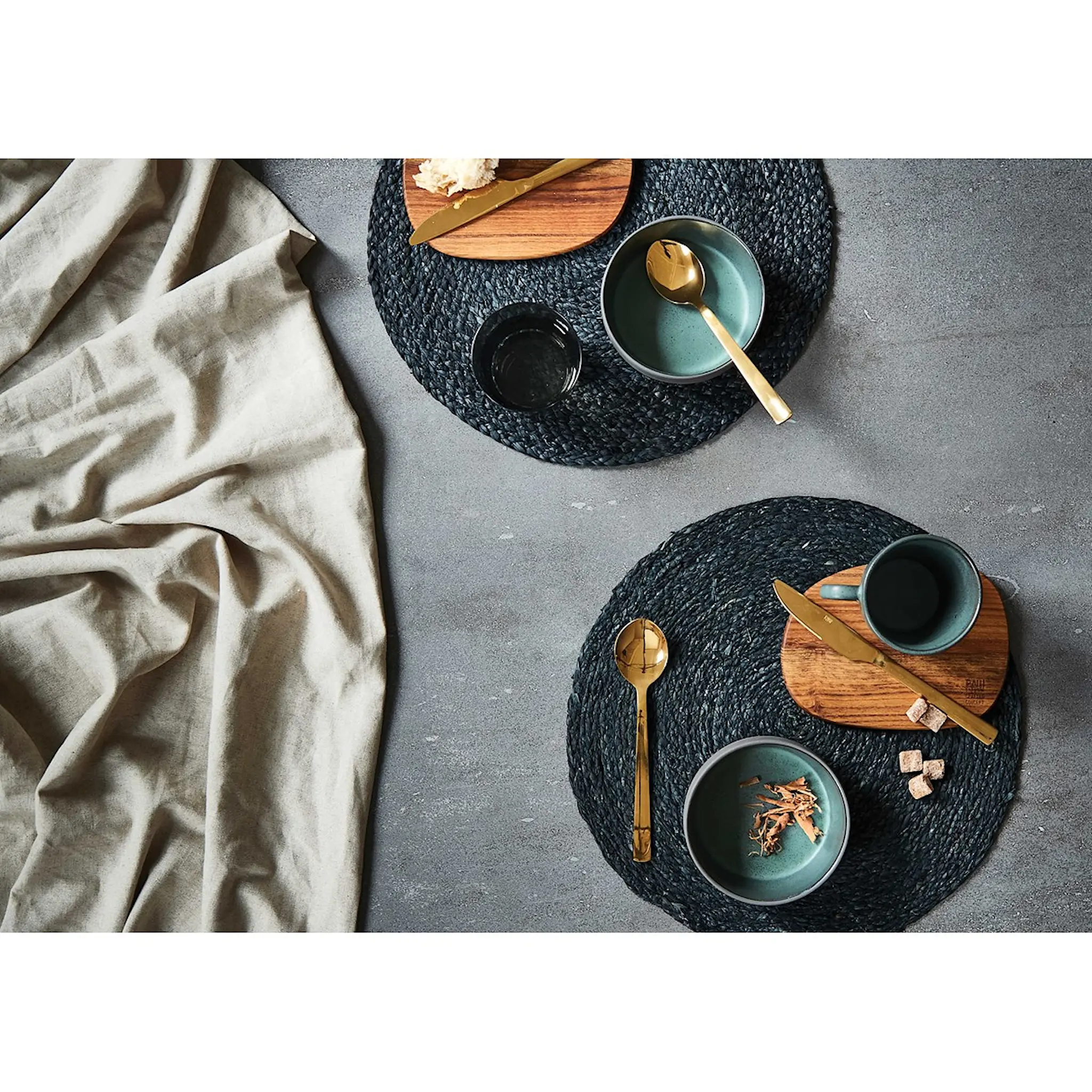 Aida Raw Pöytätabletti 38 cm Musta