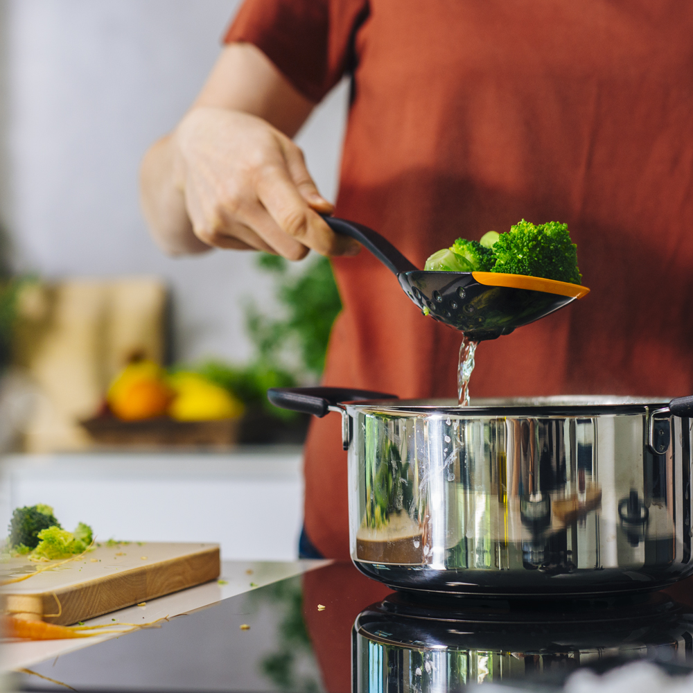 Fiskars Functional Form perforert skje