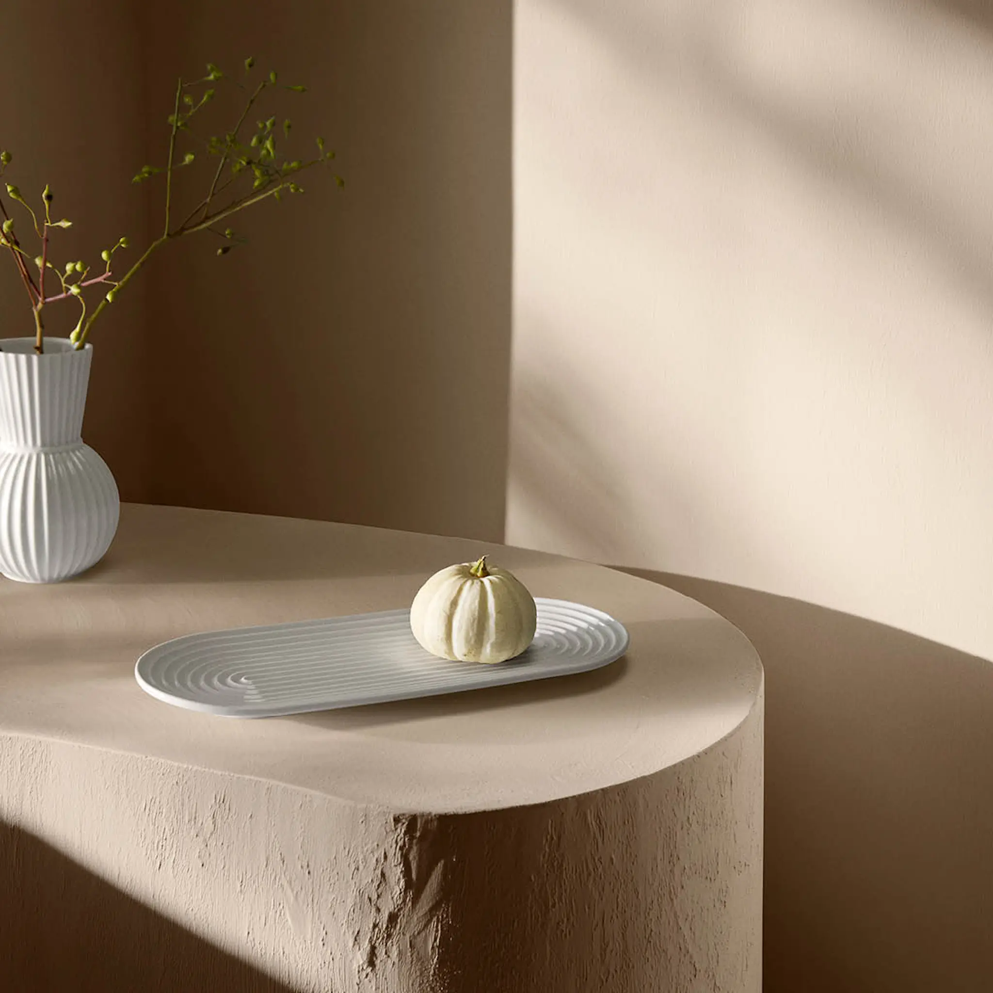 Lyngby Porcelæn Lyngby Tura oval serveringsfat 34x14,5 cm hvit