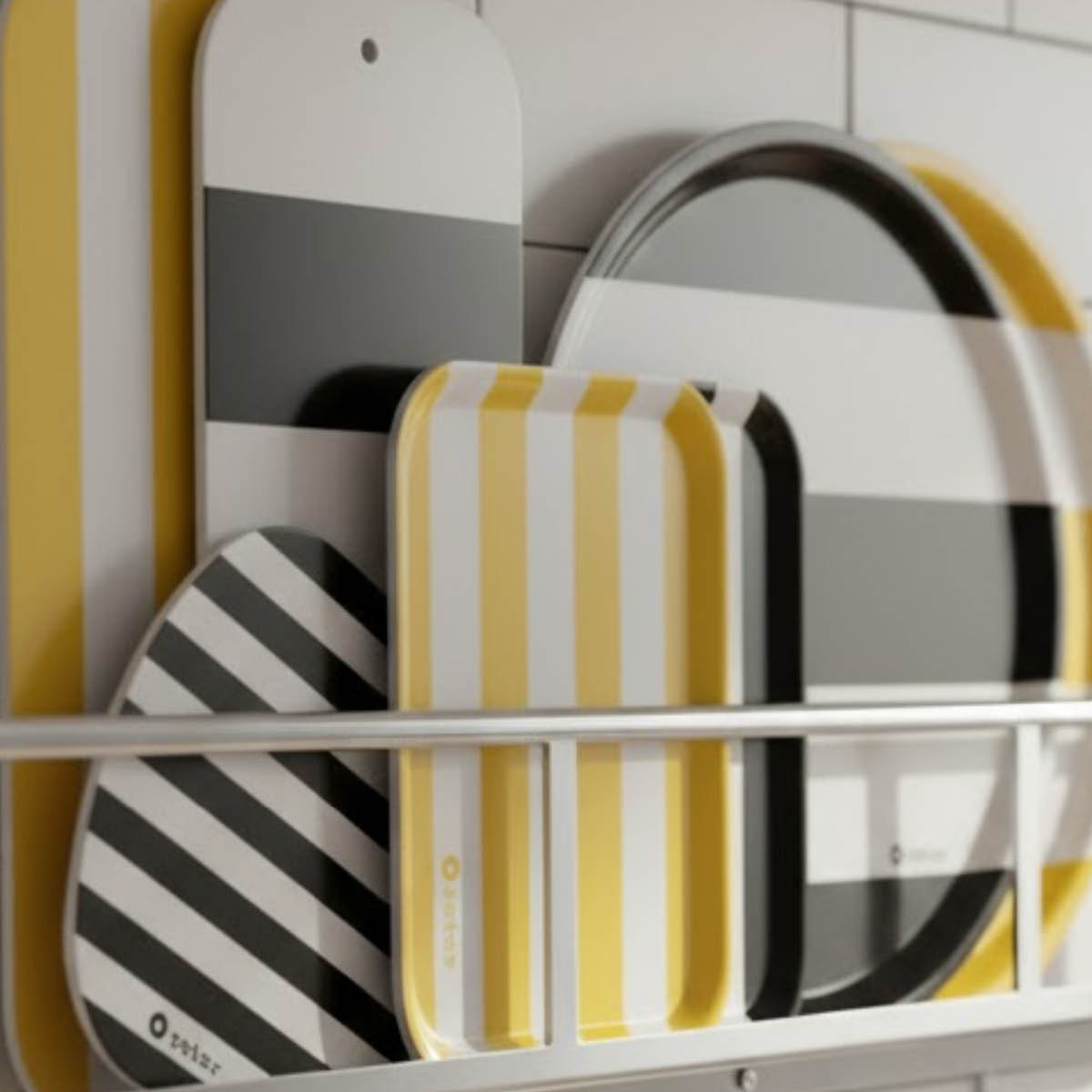 Rotor Design Stripes serveringsbricka 38x38 cm svart/vit