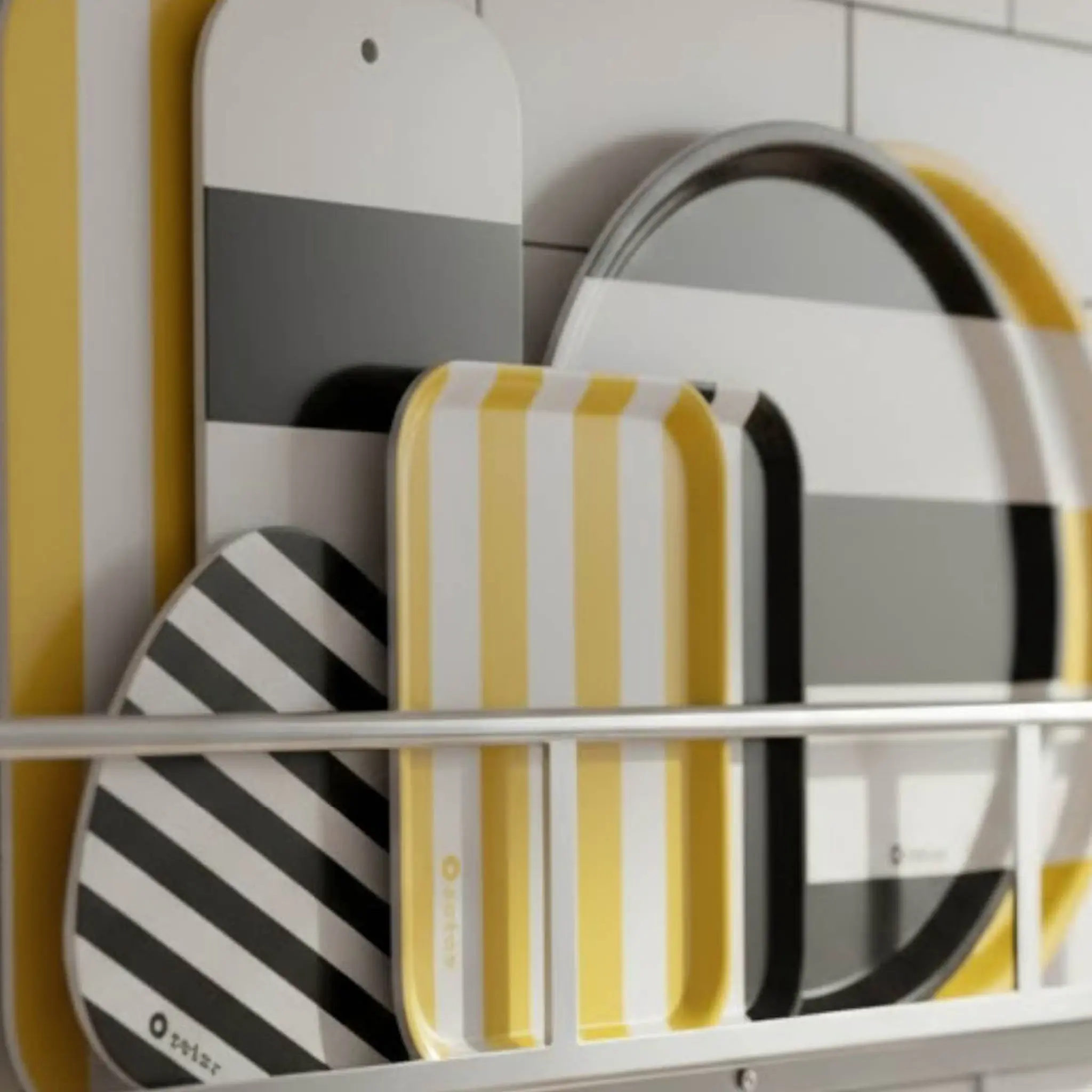 Rotor Design Stripes serveringsbricka 38x38 cm svart/vit