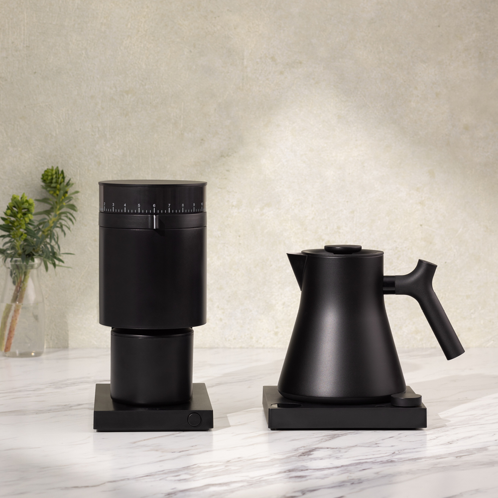 Fellow Corvo EKG Pro elektrisk vattenkokare 0,9 L mattsvart