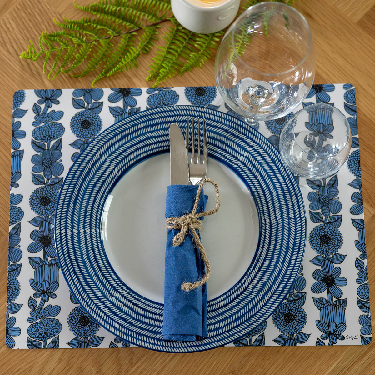 Stig L Blå Aster bordstablett 40x30 blå