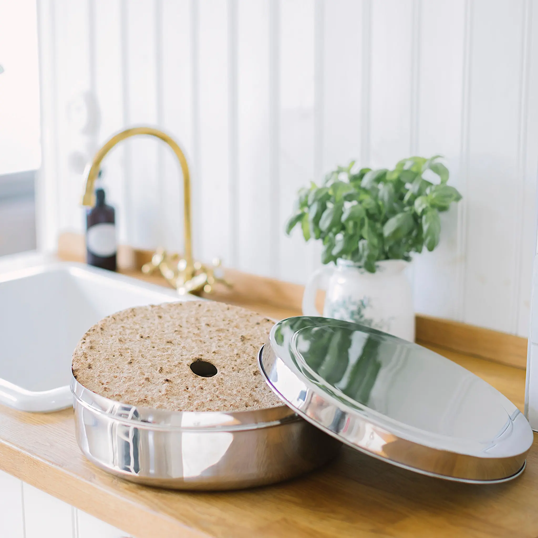 Dorre Brea brødskrin 30 cm rustfri hover