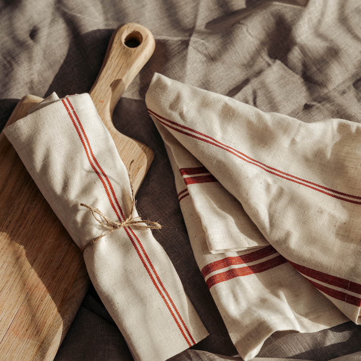 Stiernholm Elsa tygservetter 45x45 cm 2-pack natur/röd