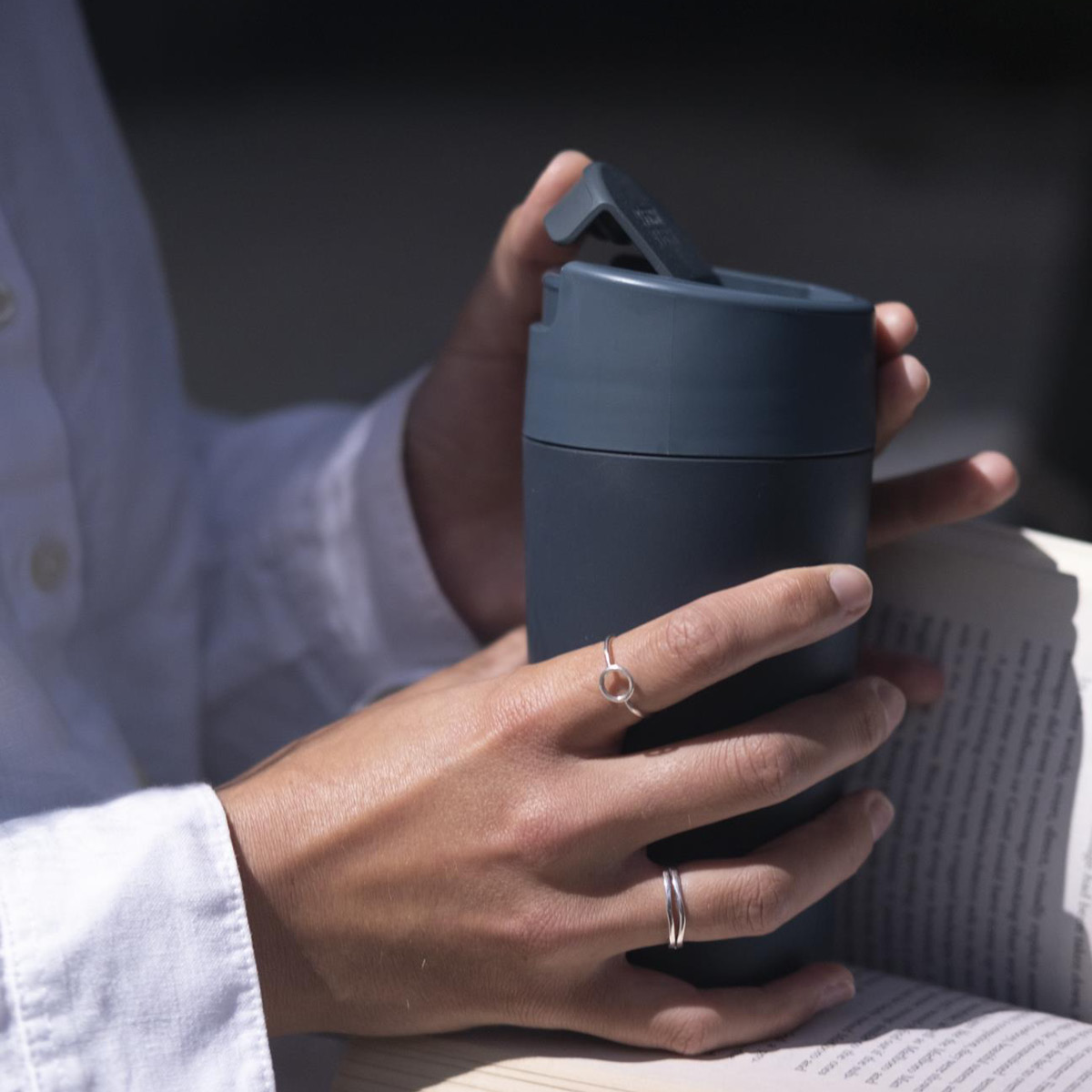 Joseph Joseph Sipp resemugg 45 cl blå