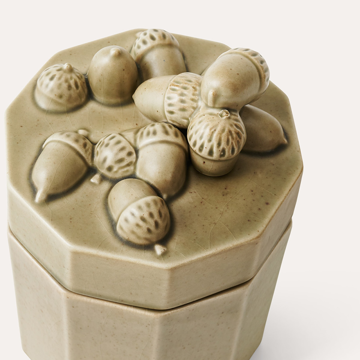 Sthål Arabesque doftljus lemongrass 17 cm acorn graystone