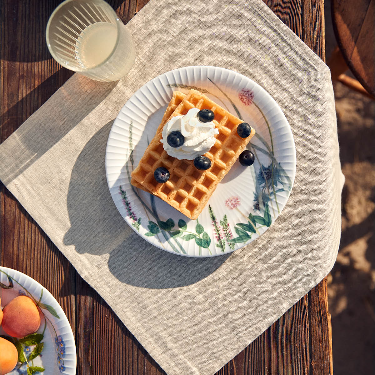 Kähler Hammershøi Summer Lautanen 22 cm Coastal flower