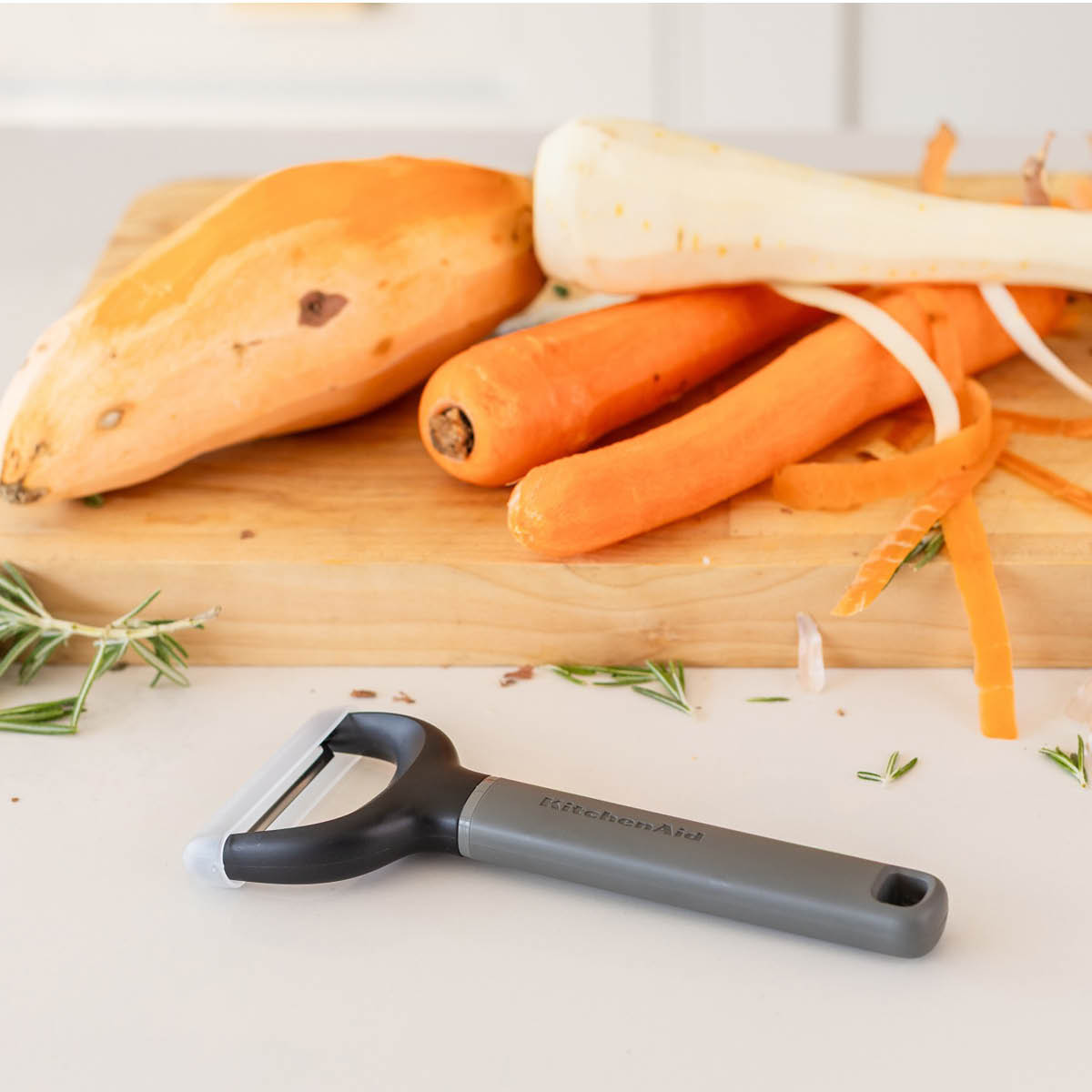 KitchenAid KitchenAid Classic Kuorija Y-malli 18 cm Charcoal Grey