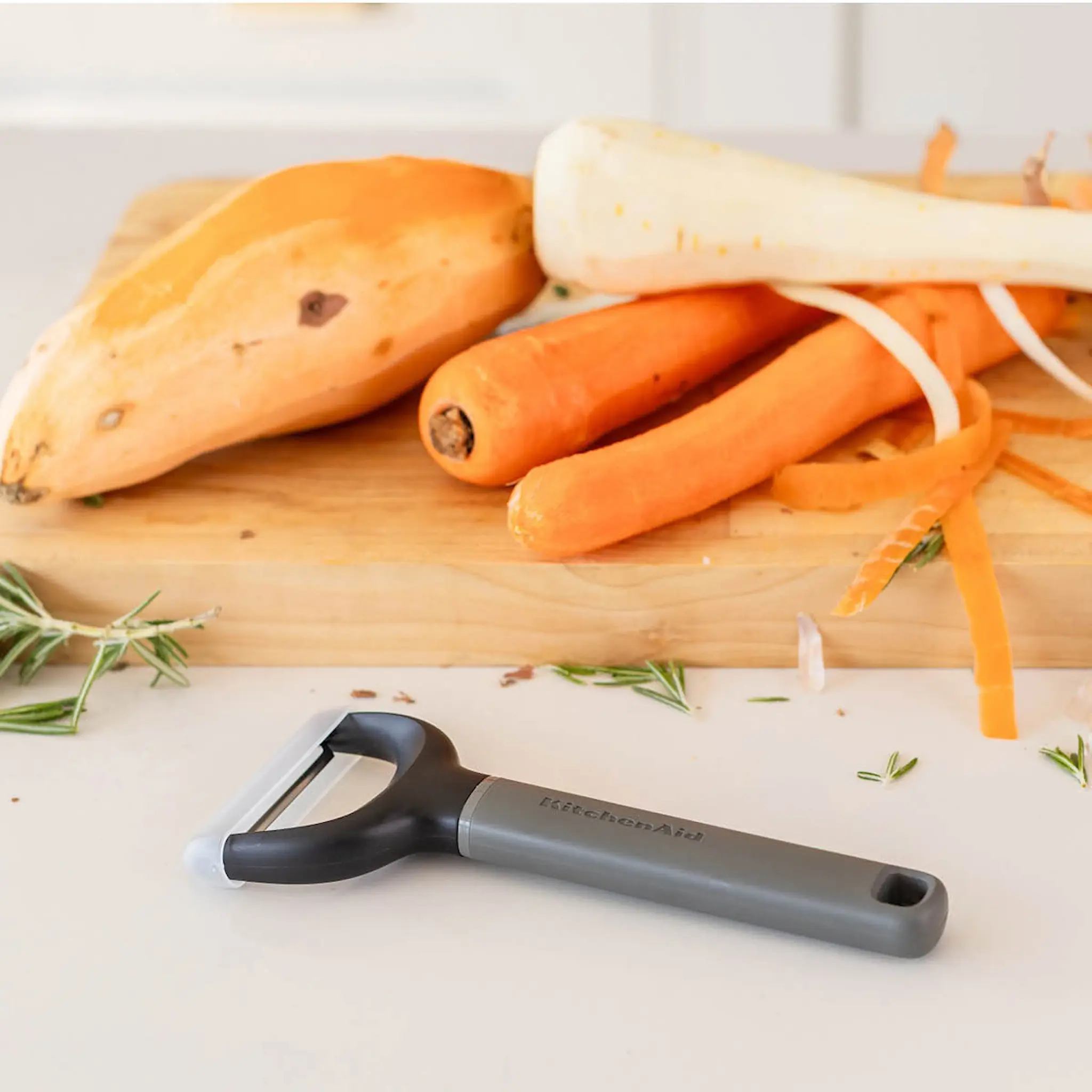 KitchenAid KitchenAid Classic Kuorija Y-malli 18 cm Charcoal Grey