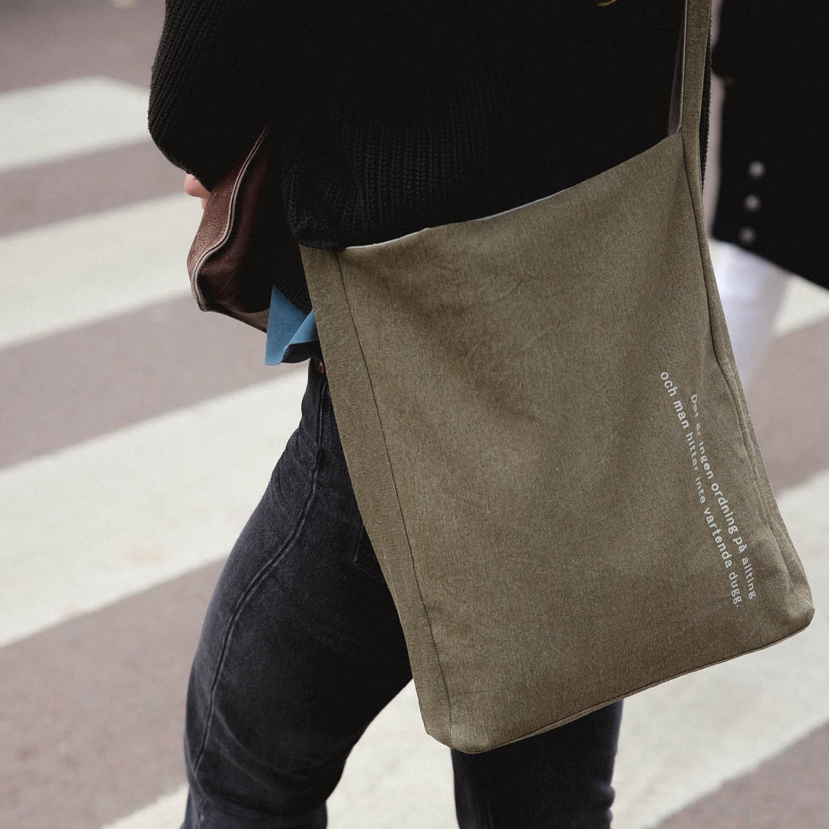 Design House Stockholm Astrid Lindgren tygkasse 40x31 cm Det är ingen ordning på allting... grön